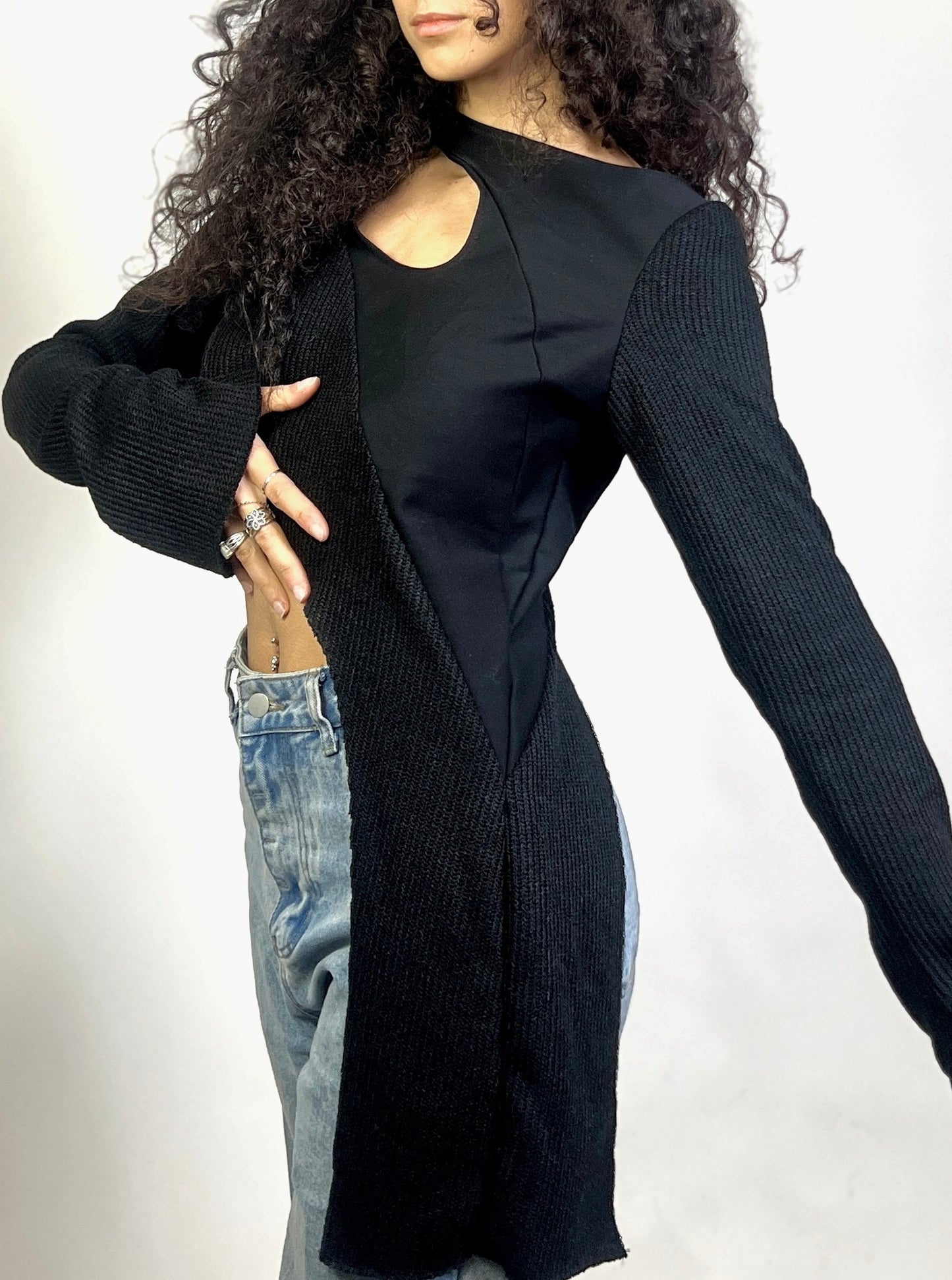 IRIDIA crop top asimmetrico