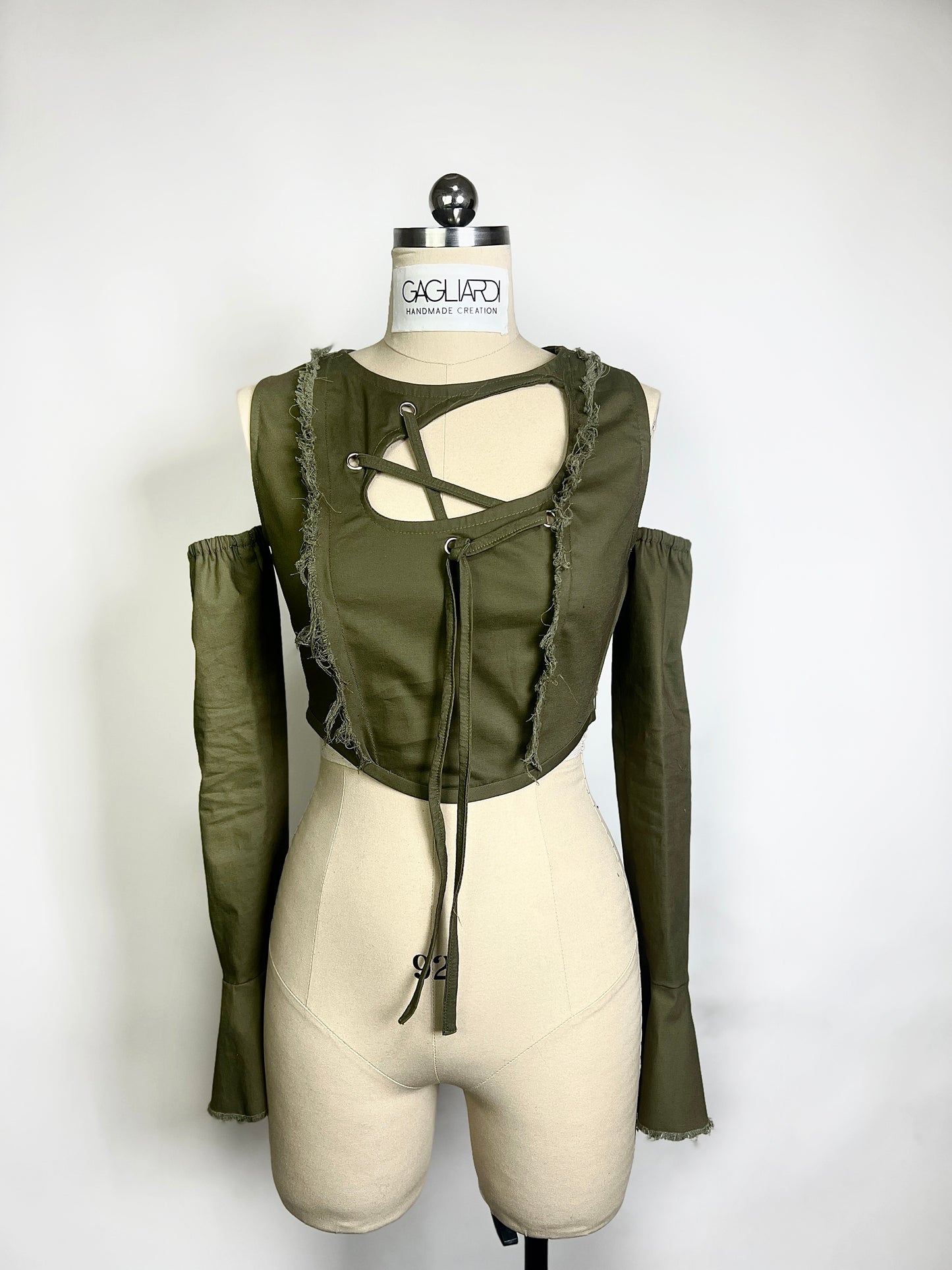 Crop top cut out AMETRIA