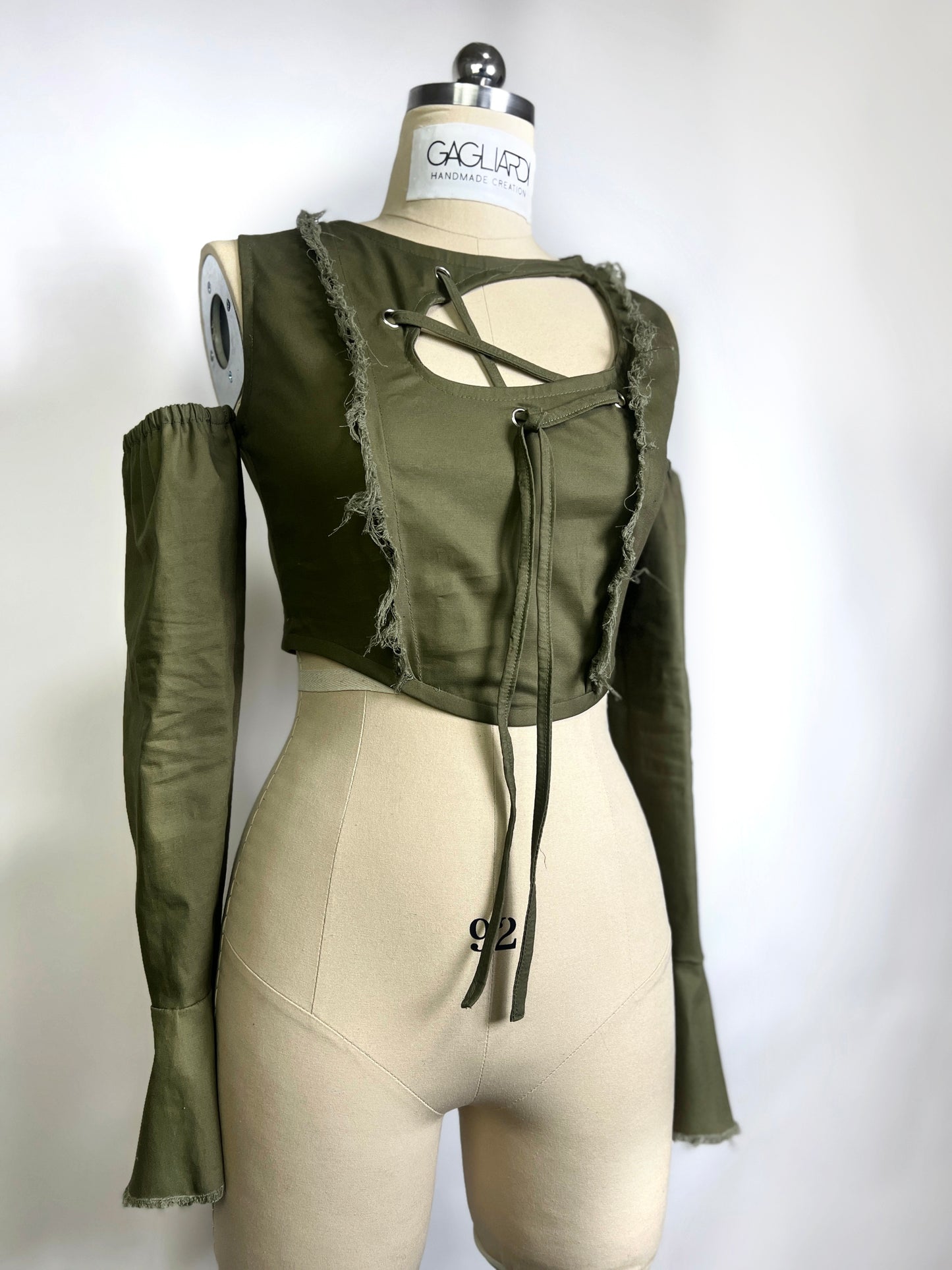 Crop top cut out AMETRIA
